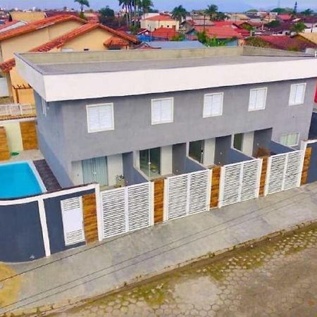 Peruíbe: Casa em Condomínio c/ Piscina Exterior foto